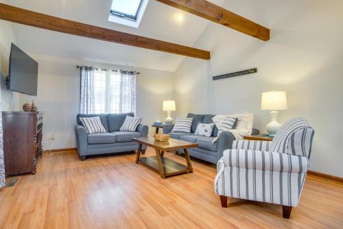 Golf and Unwind Family Home 2 Mi to Covells Beach!