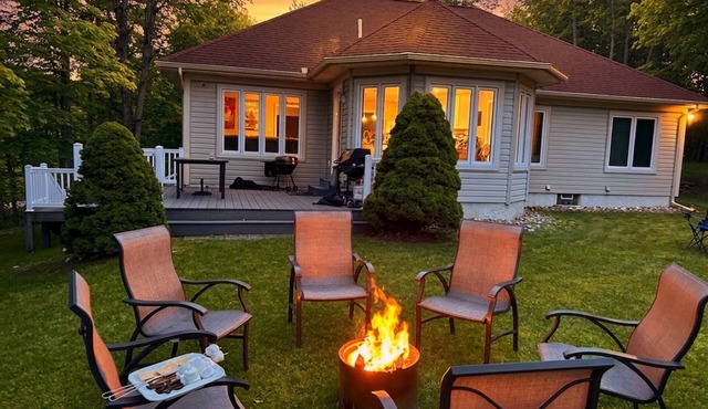 Golf at Hawks Eye 8th Tee, Torch Lake, Comm Pool, Dogs Ok, Bellaire