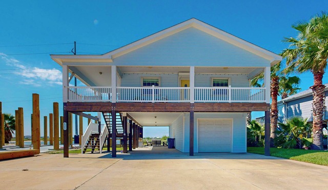 Golf Cart Access, Pet Friendly, Parking for 4