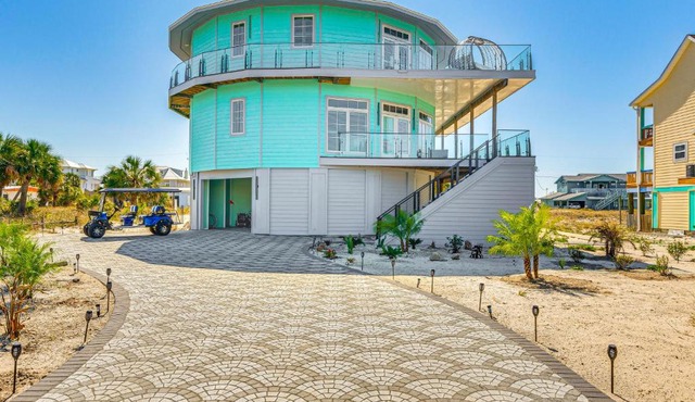 Golf Cart and Elevator Retreat 1 Block to Beach