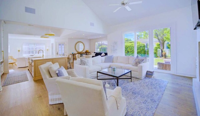 Golf Cart included! Private Beach Access, Pool, Resort Amenities