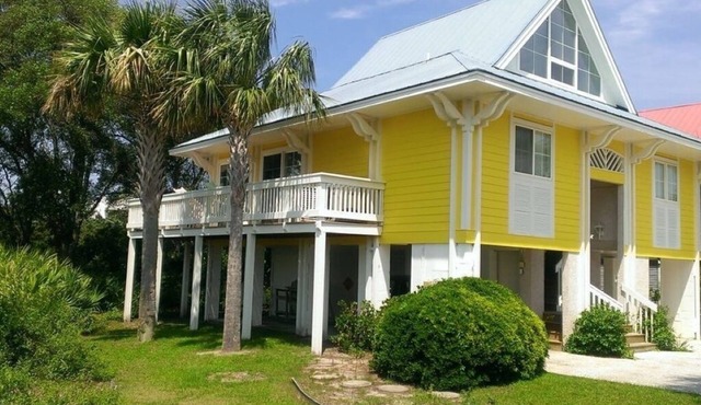 Golf Cart, River and Marsh Views, Oceanfront Community, Beautiful Sunsets