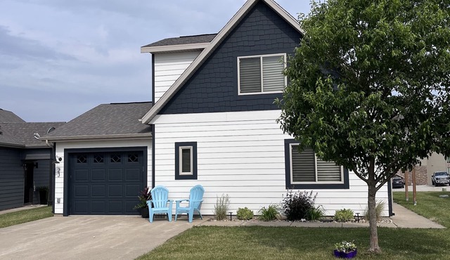GOLF CART, VIEW & FIREPLACE! Perfect Family Getaway! Bridges Bay Cabin