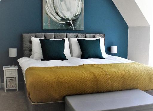 Golf Club House FREE MULTI SPACE PARKING