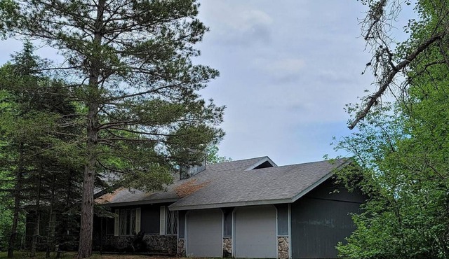 Golf Course Bungalow! Hole 16 - Stay & Play ⛳