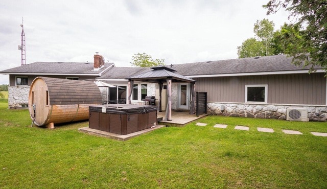 Golf Course Cottage in Little Britain