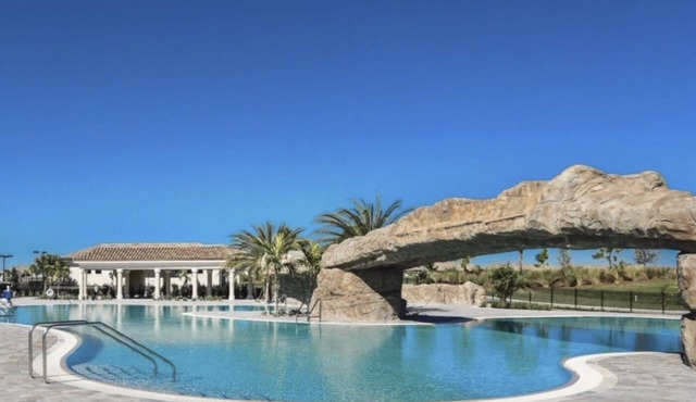 Golf Course Front, Palmer Oasis