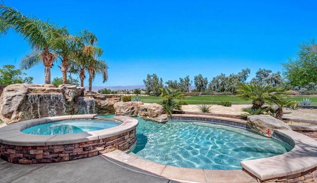 Golf Course home w/Casita, pool/Spa, Waterfall, Outdoor Kitchen and Fire Pit