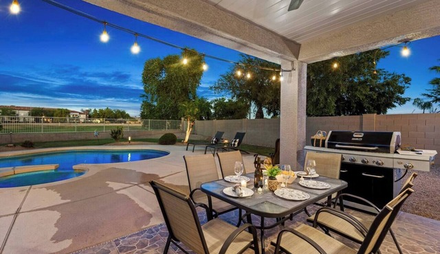 Golf Course home with FREE Heated Pool and Spa!
