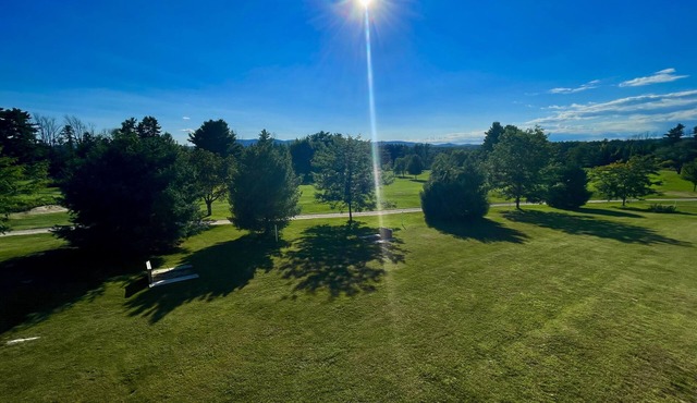 Golf course/mountain views with lake access