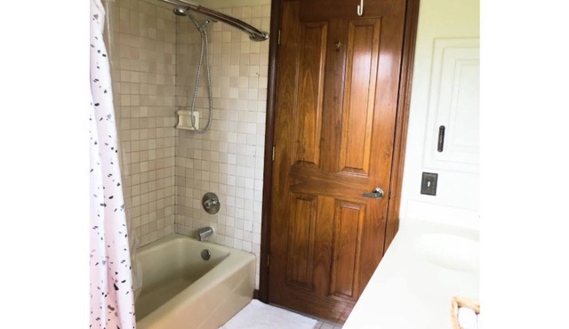 Golf Course Retreat--HUGE house--Quiet & Cozy
