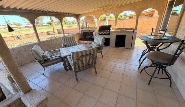 Golf Course Retreat, Renovated, 3 bed 2 Bath Home Great Location, Sleeps 6 Clean