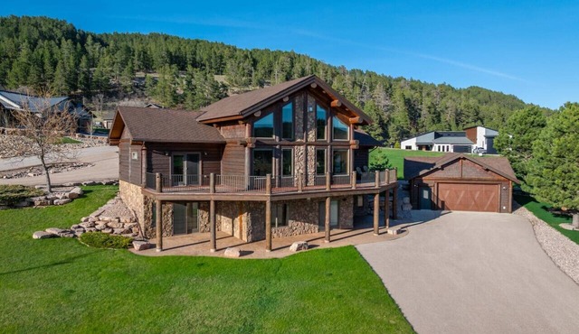 Golf Course, Sleeps 12, Garage