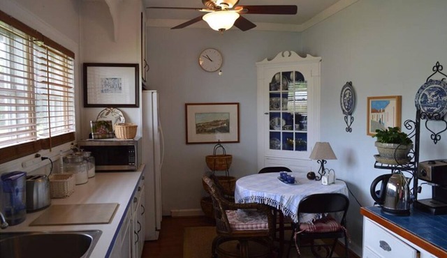 Golf course vews, pond and a relaxing yard for your family