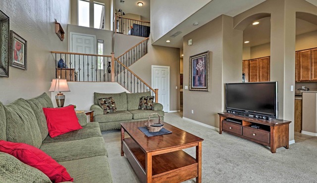 Golf Course View & Pool Access: Gold Canyon Gem