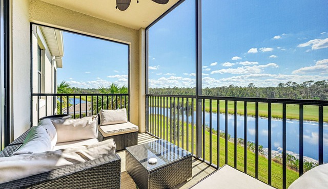 Golf Course Views! Luxe Lakewood Ranch Condo