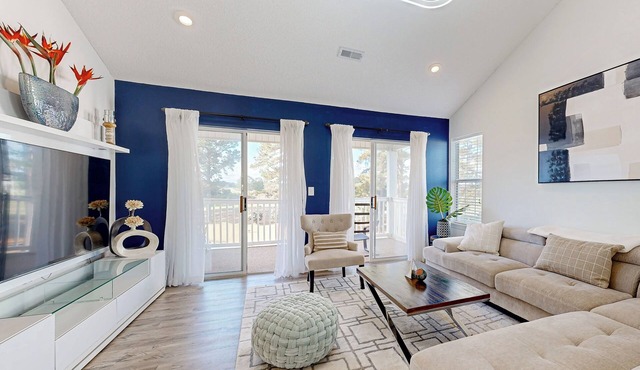 Golf Course Views & Pool: Myrtle Beach Retreat