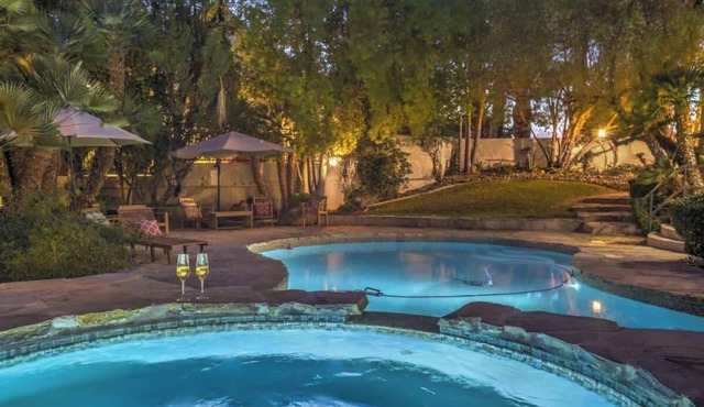 Golf Course Villa w Pool Spa Near the Strip