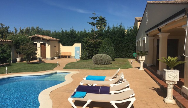 GOLF DE PERALADA - PRESTIGE VILLA/OASIS OF TRANQUILITY WITH SUPERB POOL