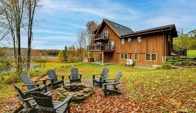 Golf, Fish & Ski: Retreat w/Game Room in Thompson