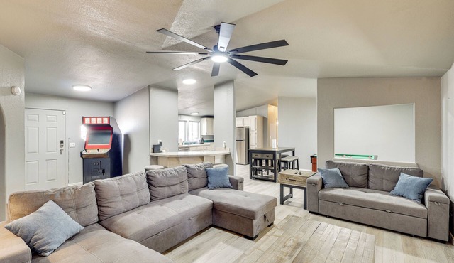 Golf, Fish & Unwind! Group Getaway in Fort Mohave