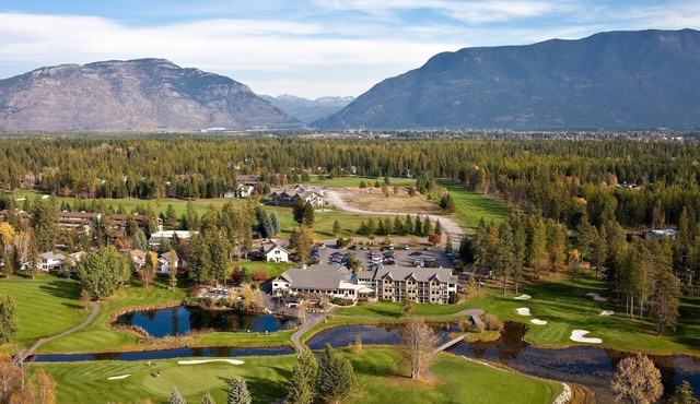 Golf Front 1 Bed Condo with access to Meadow Lake Resort Amenities
