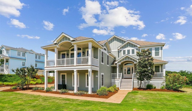 Golf Front, Premium built. Pool, hot tub, gameroom, theater room. Dogs ok.