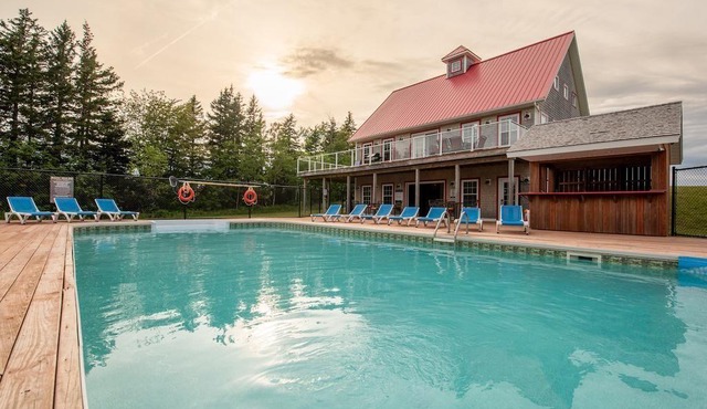 Golf, Green Gables & more at this luxurious villa at The Gables Golf Resort