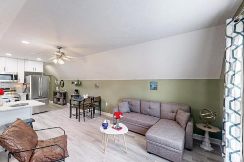 Golf, Hike and Explore! Pet-Friendly Home in Cameron