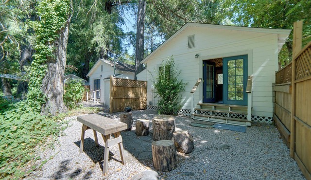 Golf & Hike: Cobb Mountain Cabin in Scenic Forest!