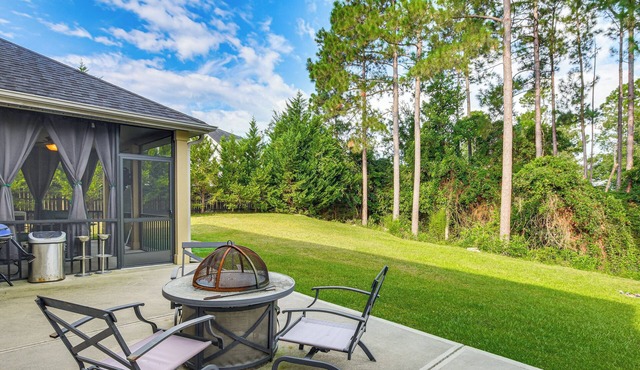Golf & Hike: Family Home 11 Mi to Fort Bragg!