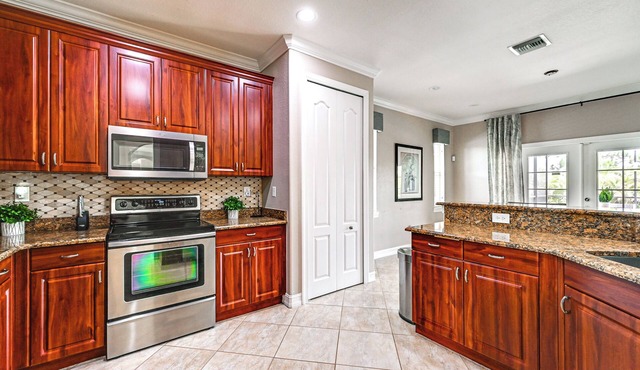 Golf & Hike: Lehigh Acres Home w/Pool & Lanai