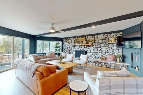 Golf, Hike & More! Sprawling Retreat in Show Low