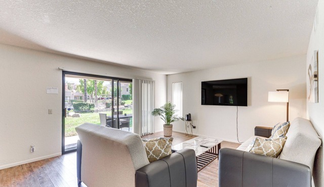 Golf, Hike & Relax: Cathedral City Condo