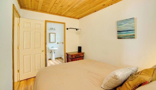 Golf, Hike, Sip Wine: Cobb Mountain Cabin w/Patio