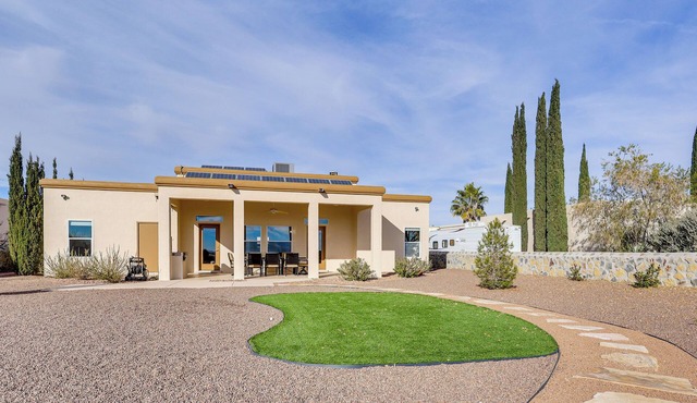 Golf, Hike & Stargaze: Quiet Home in Las Cruces