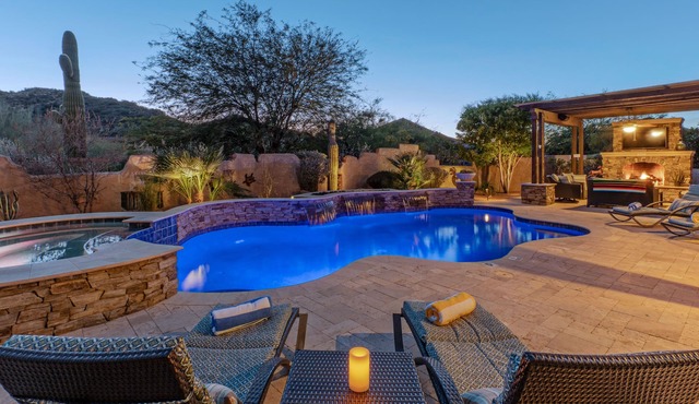 Golf & Hiking, LUX Resort Amenities, Htd Salt H20 POOL, Spa, Putt Green, Satellite TVs, 31 Night Min