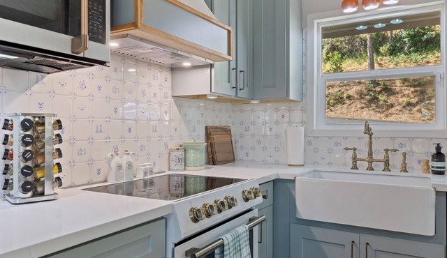 Golf, lake, horses, pool, family, friendly in Yosemite—The Black Goose Resort!