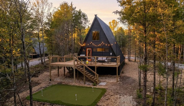 Golf Lovers 2-bedroom A-Frame Cabin by Big Cedar Golf