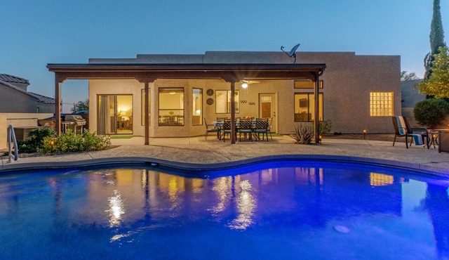 GOLF Oasis, MT Views, Htd POOL, Spa, Putt Green, Shuffleboard, 2 Bikes, Smart TVs