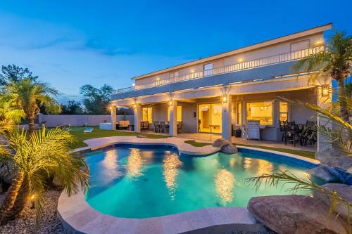 Golf Oasis New Outdoor Kitchen, Pool, 4 King Beds