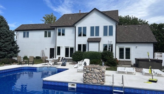 Golf Oasis Sleeps 22 Hot tub Firepit Gym Pool