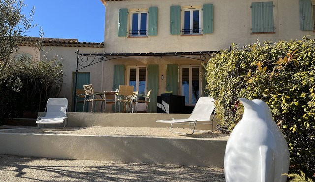 Golf Pont Royal Air-conditioned house 3 bedrooms 2 bathrooms Swimming pool and Parking