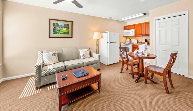 Golf & Pool Condo Family Friendly in New Bern