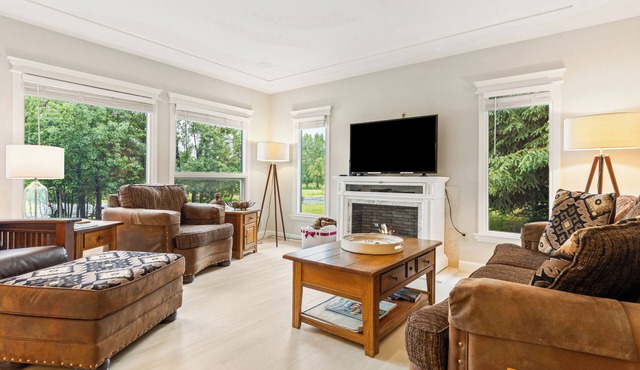 Golf Resort 4bd Home- 20 to Minutes to Glacier Park and 10 Minutes to Whitefish