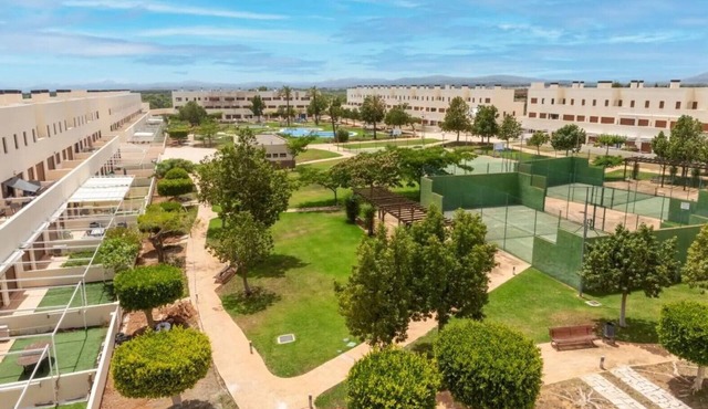 Golf San Jordi (Vinaros) Apartment 81m2 2 bedrooms, 2 bathrooms and living room 2 gardens.