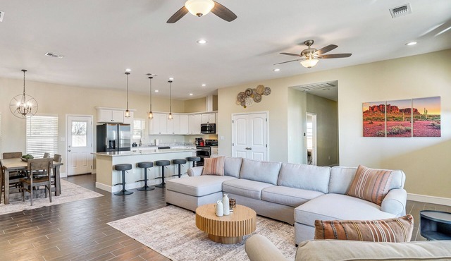 Golf, Shop & Explore: Home 5 Mi to Dtwn Midland!
