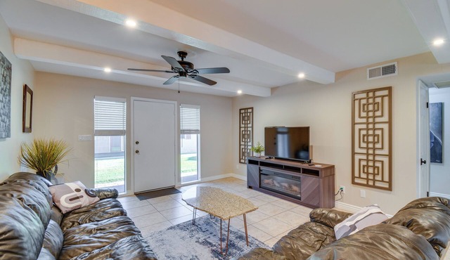 Golf, Shop, Hike! Youngtown Hideaway w/Pool