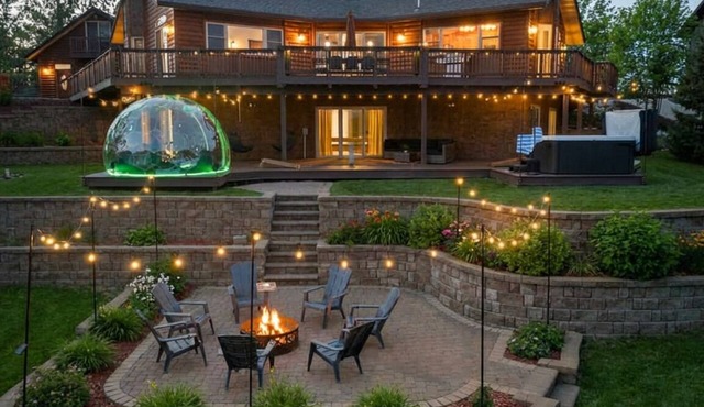 Golf Sim, Sauna, Lakefront Hot Tub & Stargazing