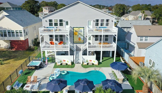 Golf Sim, Theater, Games, Walk to Beach, Sleeps 28